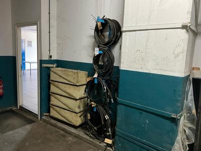 Overview picture of Various hydraulic hoses