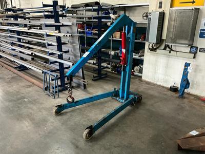 Immagine panoramica di JHT hydraulic workshop crane