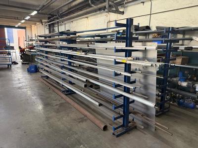 Immagine panoramica di Double cantilever rack