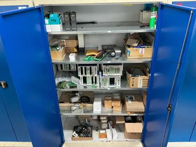 Översiktsbild av Various electronic equipment