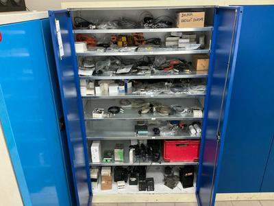 Översiktsbild av Various electronic equipment