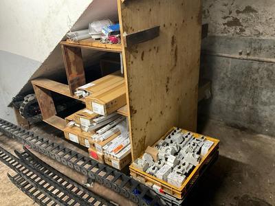 Översiktsbild av Eaton equipment + led tubes