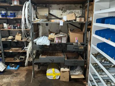 Overview picture of Various spare parts