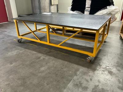 Immagine panoramica di Mobile platform table / trolley