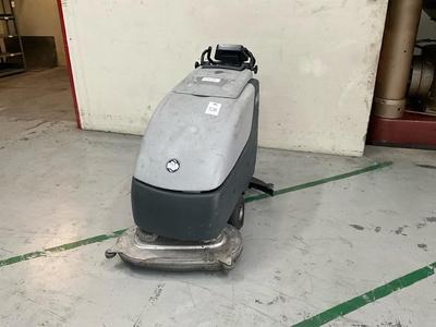 Immagine panoramica di Nilfisk BA 750 S walk-behind Floor Scrubber
