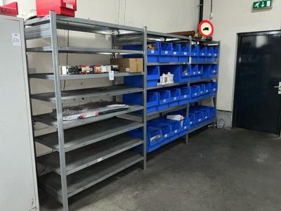Immagine panoramica di Racking system (3x)
