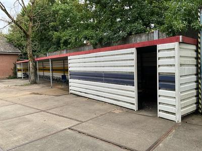 Immagine panoramica di Bicycle storage / smoking shelter